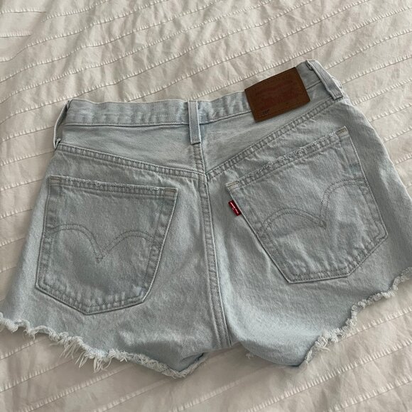 Levis Jean Shorts Size 25W - Picture 4 of 4